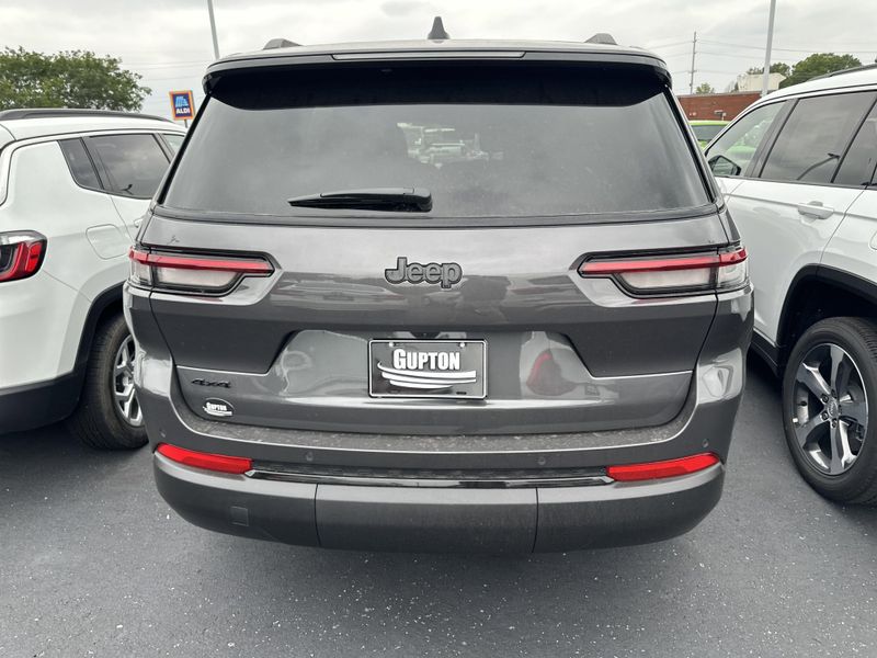 New 2025 Jeep Grand Cherokee L Altitude X 4x4Image 8