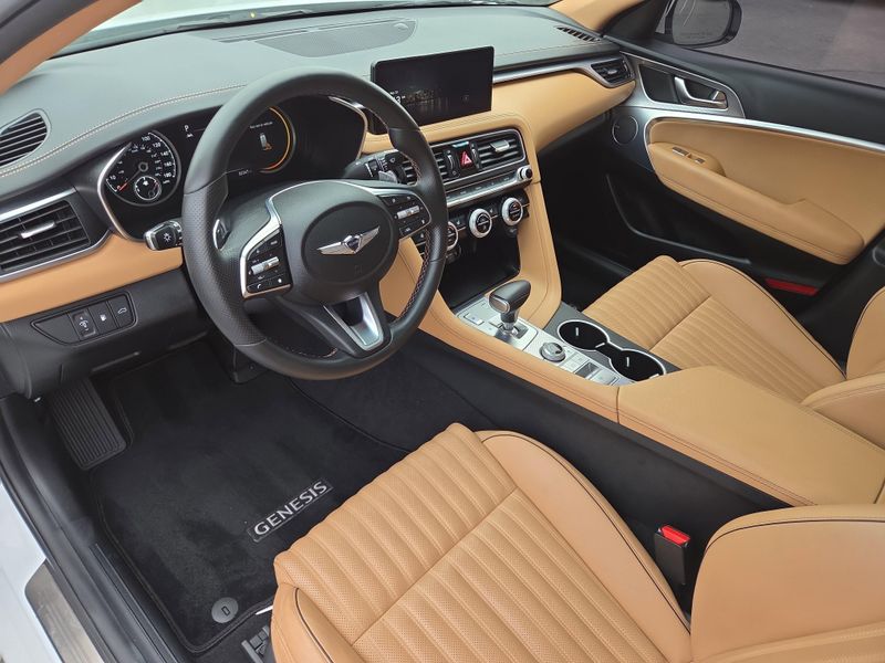 2022 Genesis G70 2.0T photo 15