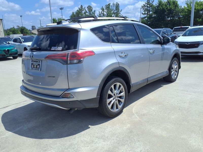 2016 Toyota RAV4 LimitedImage 14