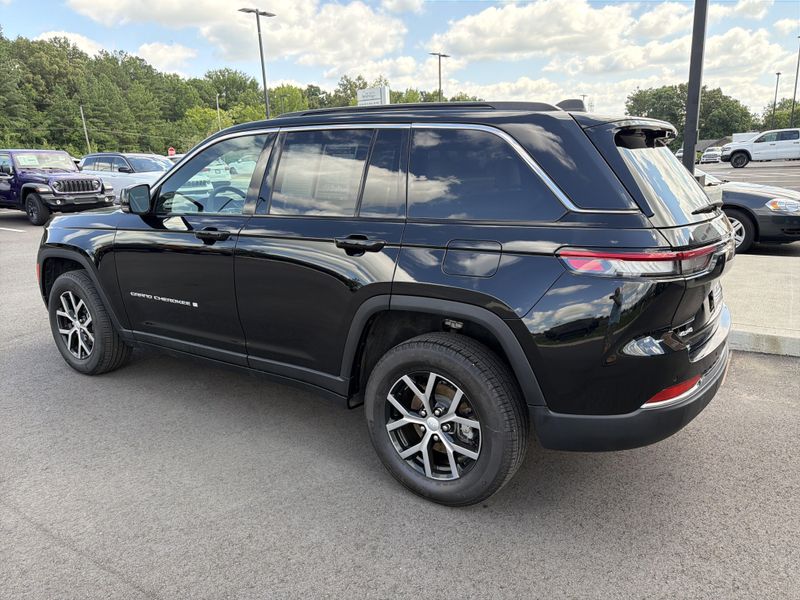 Used 2024 Jeep Grand Cherokee LimitedImage 16