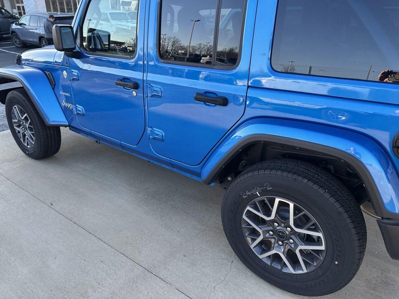 2024 Jeep Wrangler 4-door SaharaImage 10