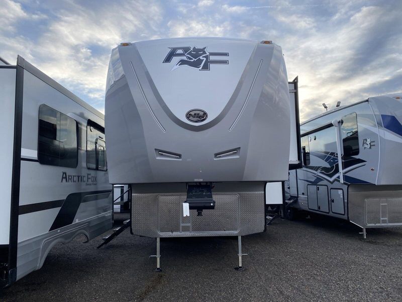 New 2025 ARCTIC FOX 27-5L Image 2