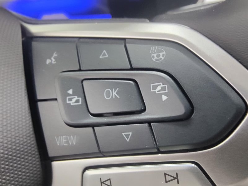 2025 Volkswagen Taos SE AWD w/SunroofImage 28