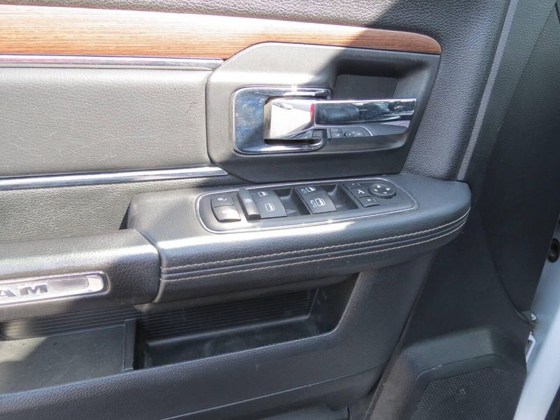 Used 2015 RAM 1500 Laramie 4x4 4dr Crew Cab 5.5 ft. SB PickupImage 15