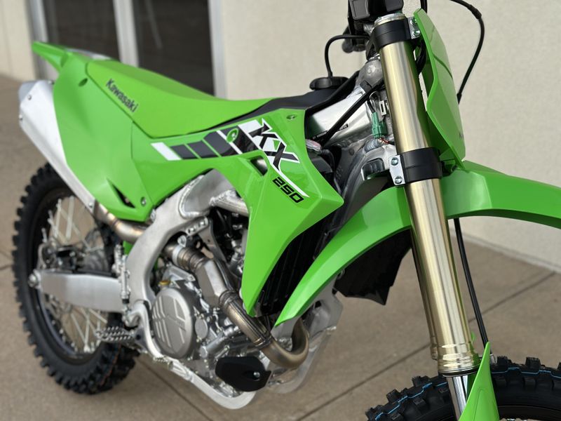 2025 Kawasaki KX 250Image 8