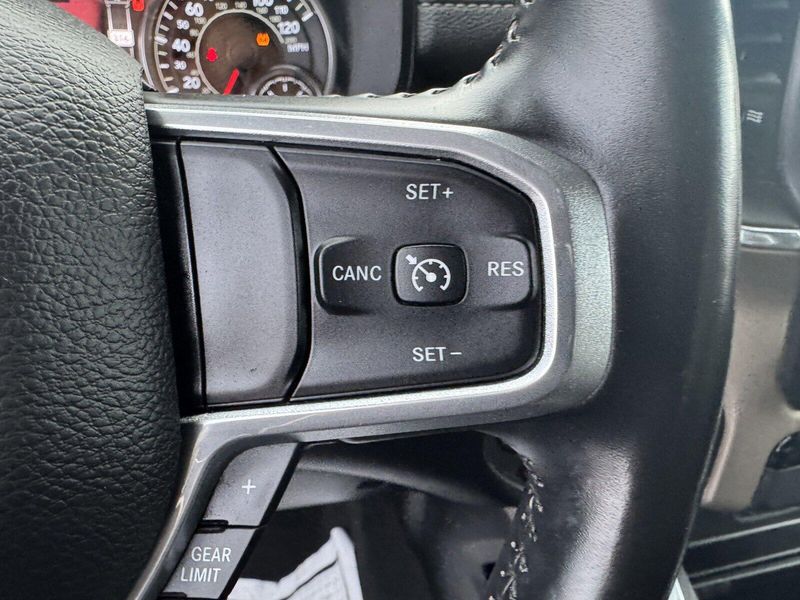 2022 RAM 1500 LaramieImage 19