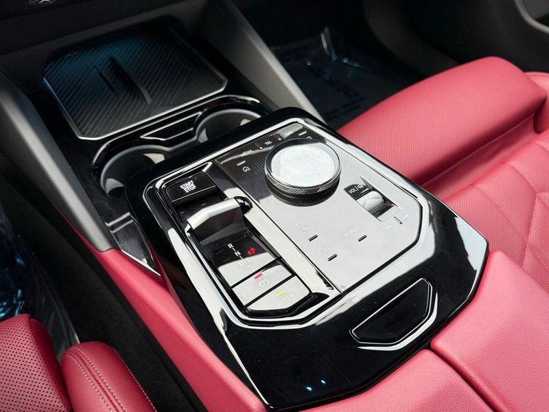 Used 2025 BMW 5 Series 530iImage 26