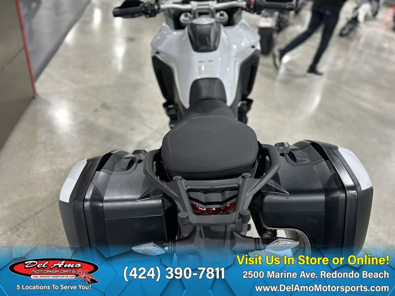 2024 Ducati MULTISTRADA V4 S TRAVEL & RADAR SPOKED WHEELSImage 11