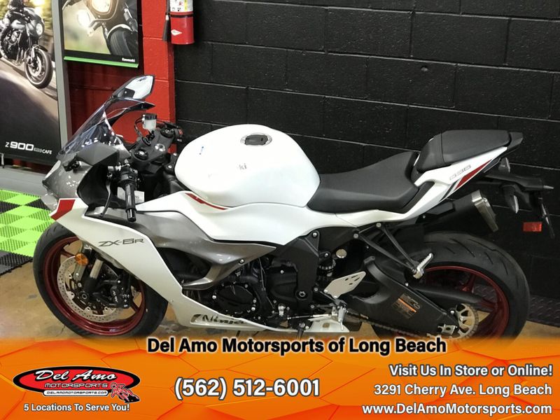 2025 Kawasaki NINJA ZX-6R ABS Image 5