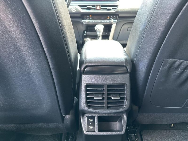 Used 2024 Kia Seltos SXImage 23