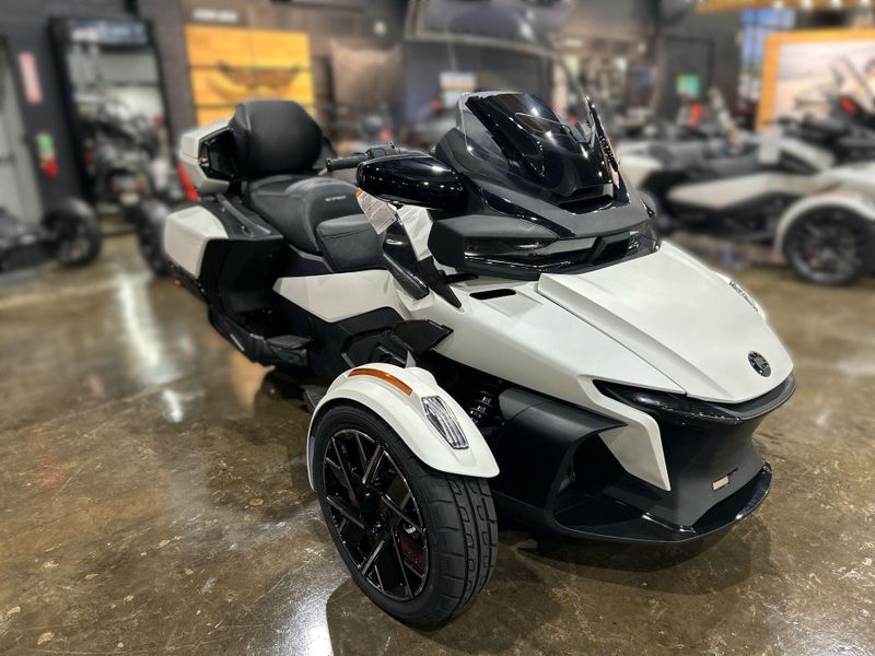 New 2026 Can-Am SPYDER RT SEA-TO-SKY (SE6) Image 23