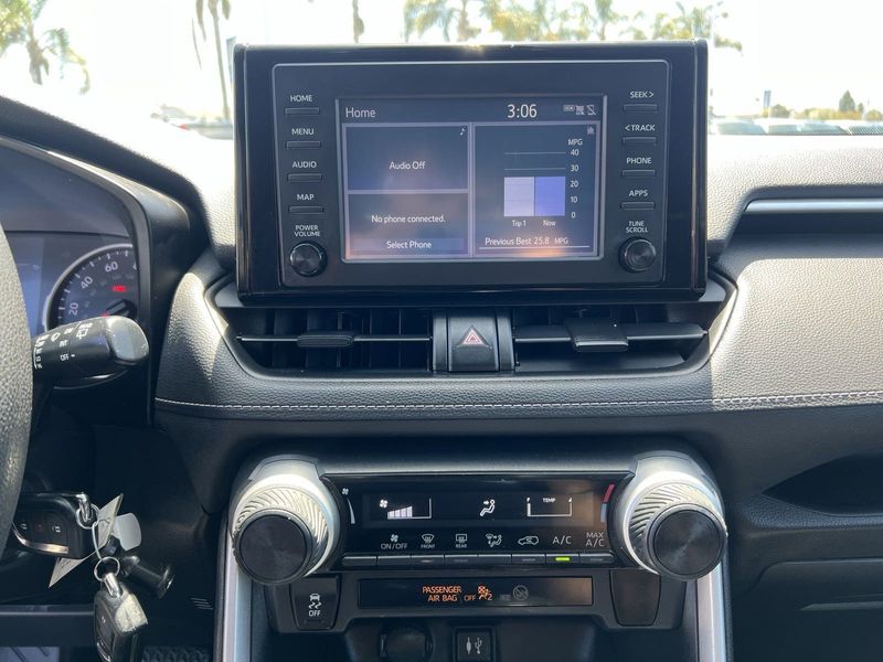 2019 Toyota RAV4 LEImage 13