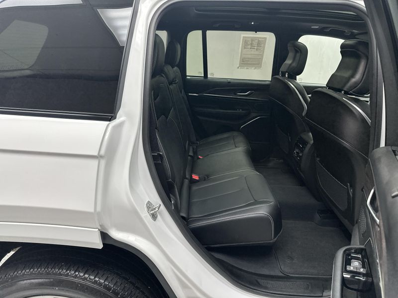 Used 2023 Jeep Grand Cherokee OverlandImage 21