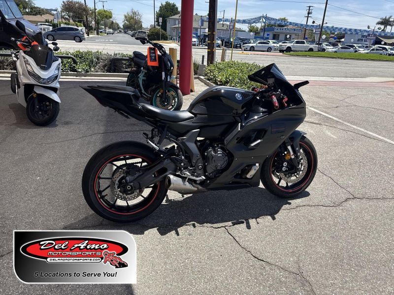 Used 2024 Yamaha YZF-R7 Image 1