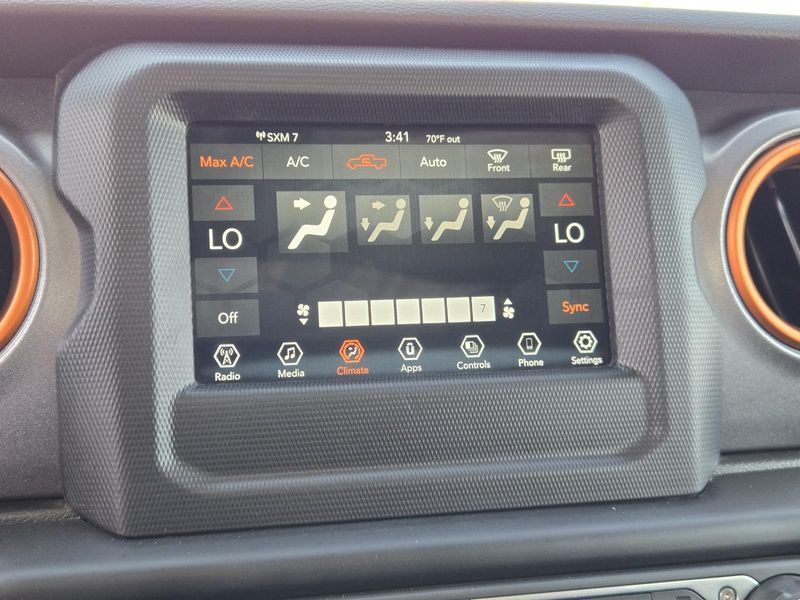 2021 Jeep Gladiator Mojave photo 10