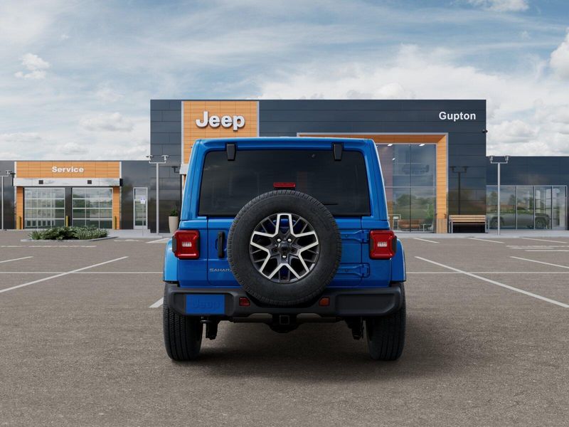 New 2026 Jeep Wrangler 4-door SaharaImage 33