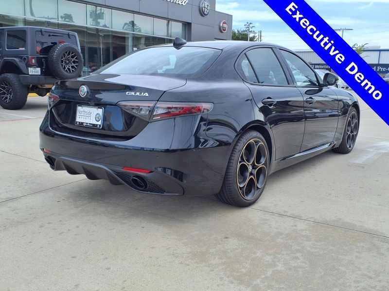 New 2025 Alfa Romeo Giulia Intensa RwdImage 7