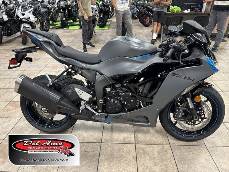 New 2025 Kawasaki NINJA ZX-6R ABS Image 1