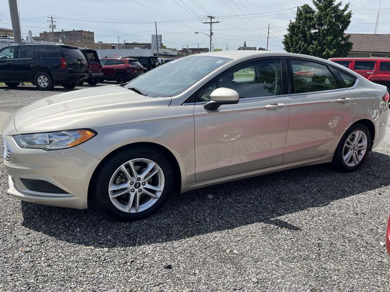 2018 Ford Fusion SEImage 5