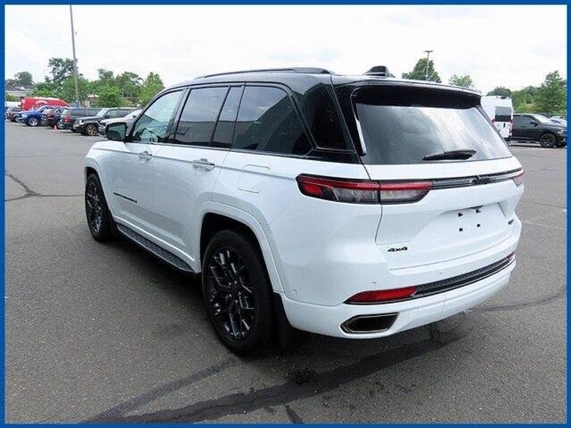 2024 Jeep Grand Cherokee SummitImage 5