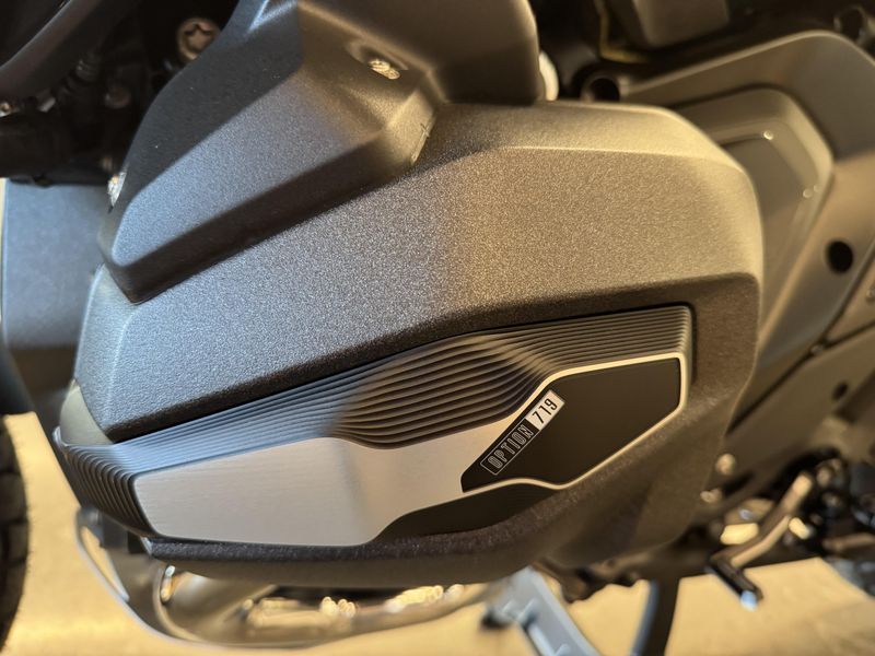 2025 BMW R 1300 GS - AURELIUS GREEN METALLIC 