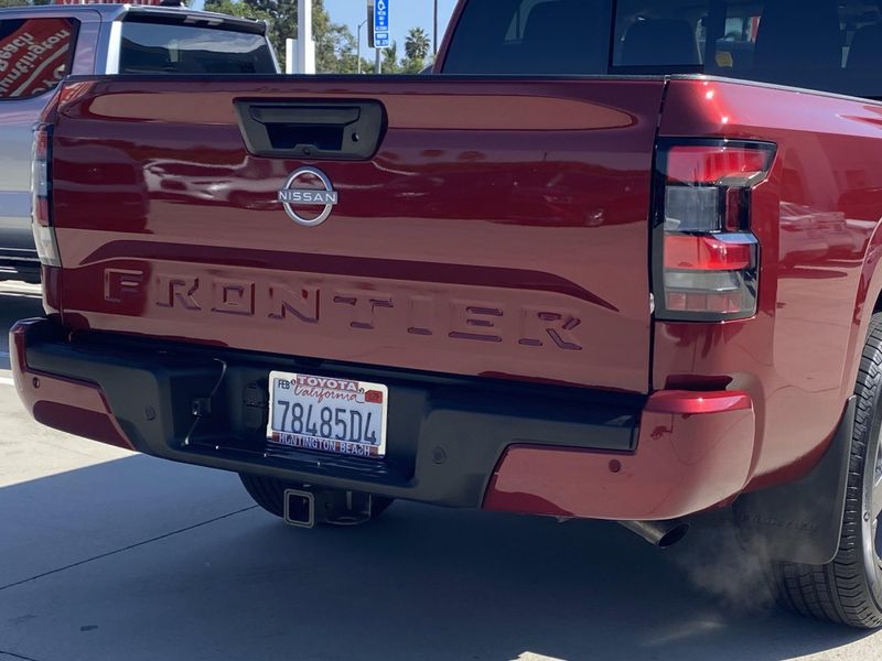 Used 2025 Nissan Frontier SVImage 4