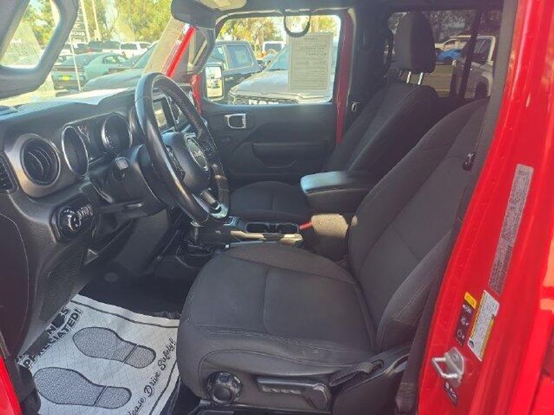 Used 2022 Jeep Gladiator SportImage 9