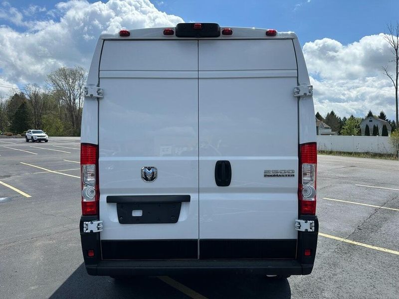 2023 RAM ProMaster 2500 High RoofImage 12