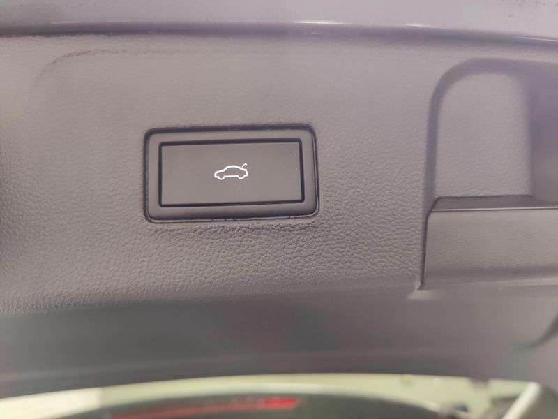 Used 2024 Volkswagen Atlas SE AWD w/TechnologyImage 13