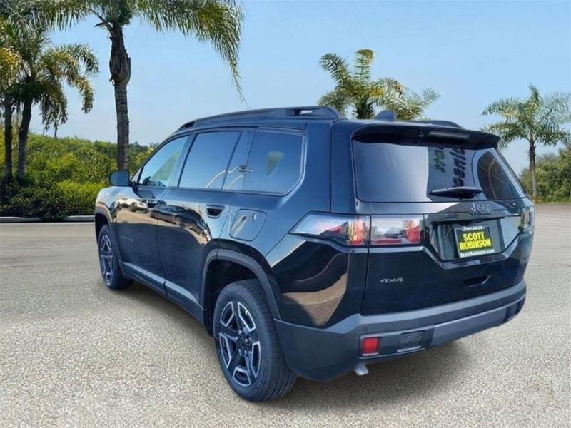 New 2026 Jeep Cherokee Laredo 4x4