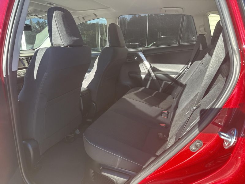 Used 2018 Toyota RAV4 Hybrid XLEImage 10