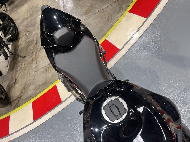 Used 2024 Kawasaki NINJA ZX-6R Image 14