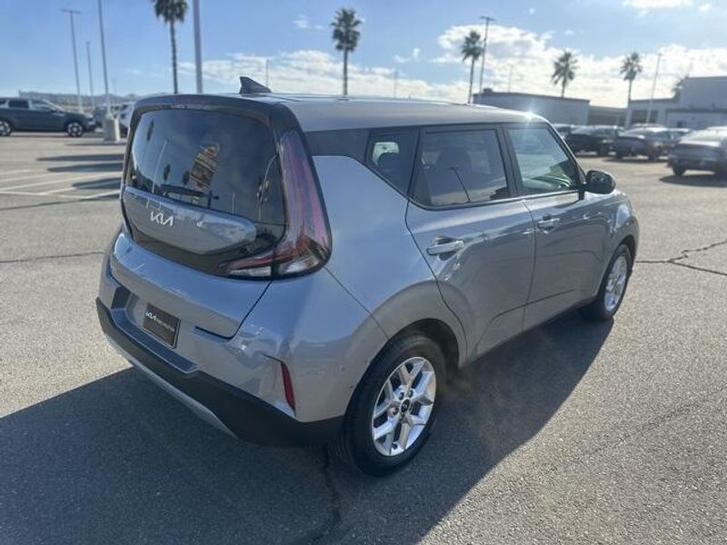 Used 2023 Kia Soul LXImage 5