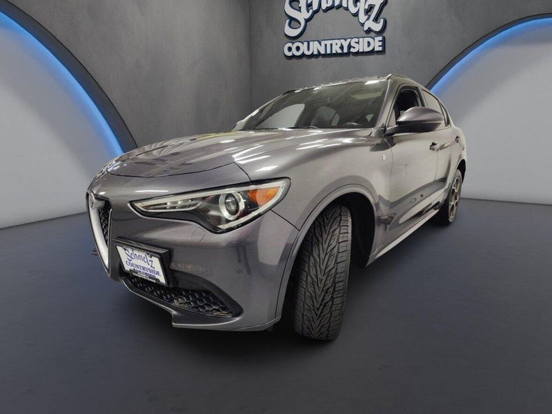 Used 2022 Alfa Romeo Stelvio Ti AWD w/Sunroof & NavImage 11