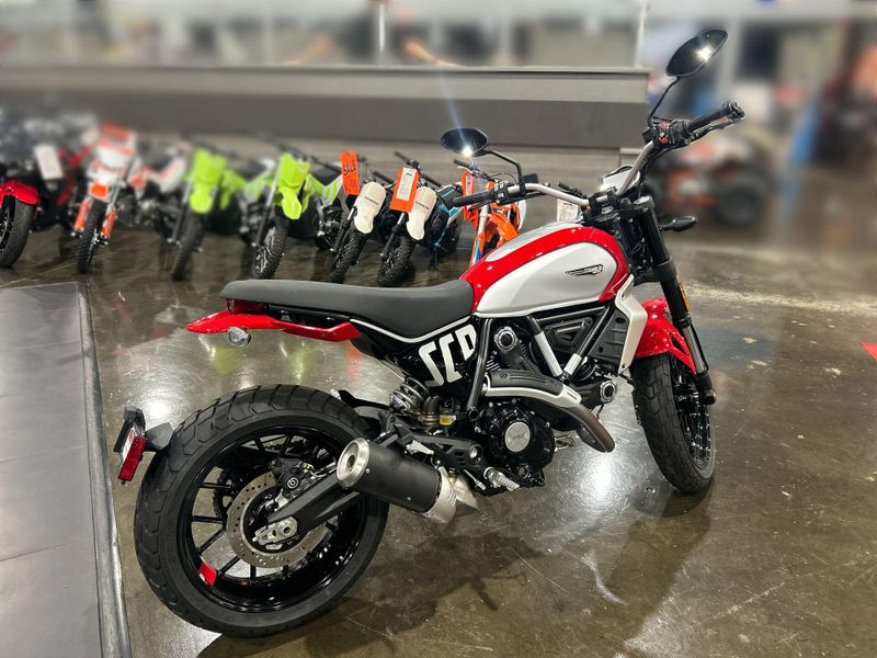 New 2025 Ducati SCRAMBLER 800 ICON Image 14