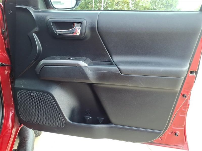 Used 2016 Toyota Tacoma TRD SportImage 26