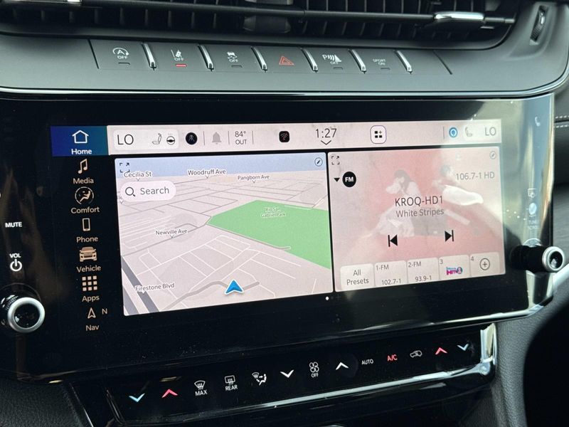 New 2026 Jeep Grand Cherokee Laredo Altitude 4x2