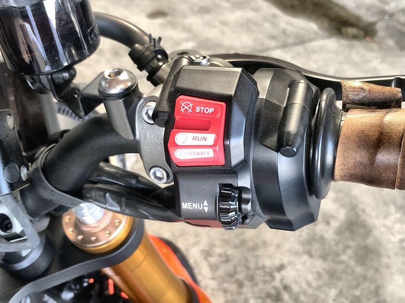 Used 2024 Yamaha XSR900 Image 10