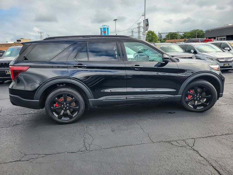 2024 Ford Explorer ST photo 9