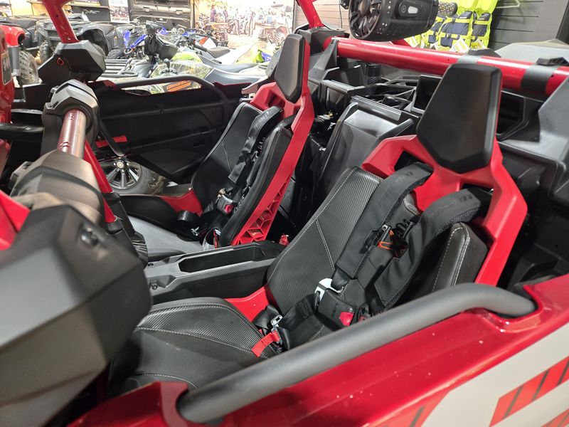 USED 2025 CAN-AM MAVERICK X3 MAX X RS TURBO RR WITH SMARTSHOX Image 14