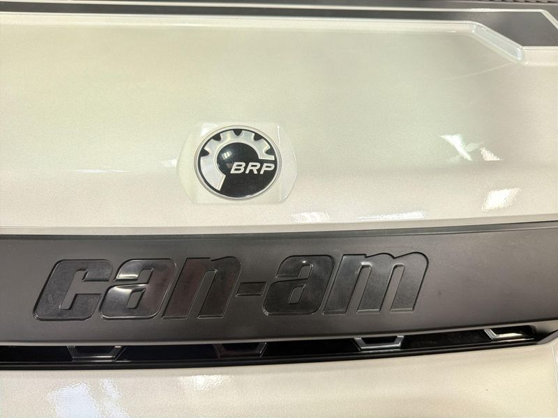 New 2026 Can-Am DEFENDER MAX LIMITED CAB HD11 Image 30