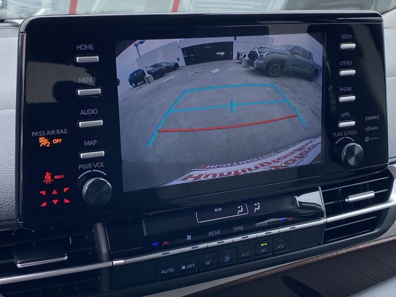 2024 Toyota Sienna LEImage 23
