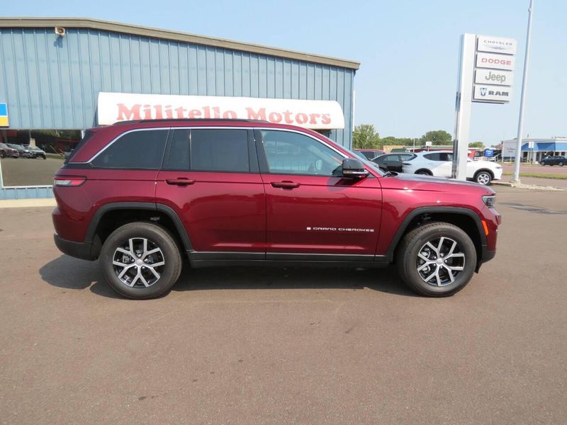 2024 Jeep Grand Cherokee Limited 4x4Image 1