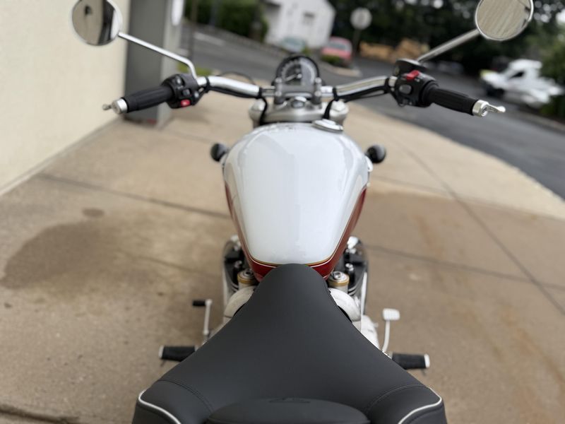 2025 Triumph BONNEVILLE SPEEDMASTERImage 6