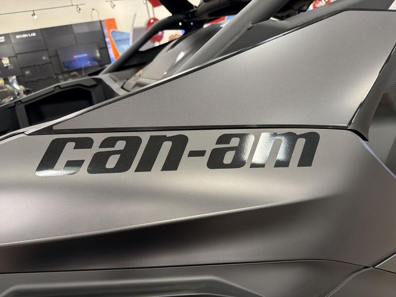 New 2026 Can-Am MAVERICK R X RS WITH SMART-SHOX 999T DCT Image 27