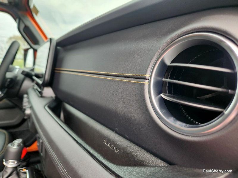 2025 Jeep Wrangler 4-door SaharaImage 26