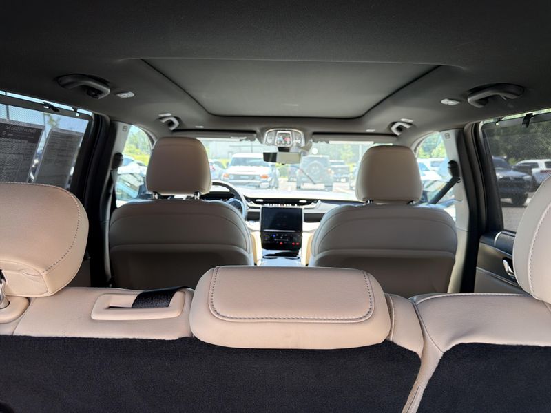 Used 2025 Jeep Grand Cherokee LimitedImage 25