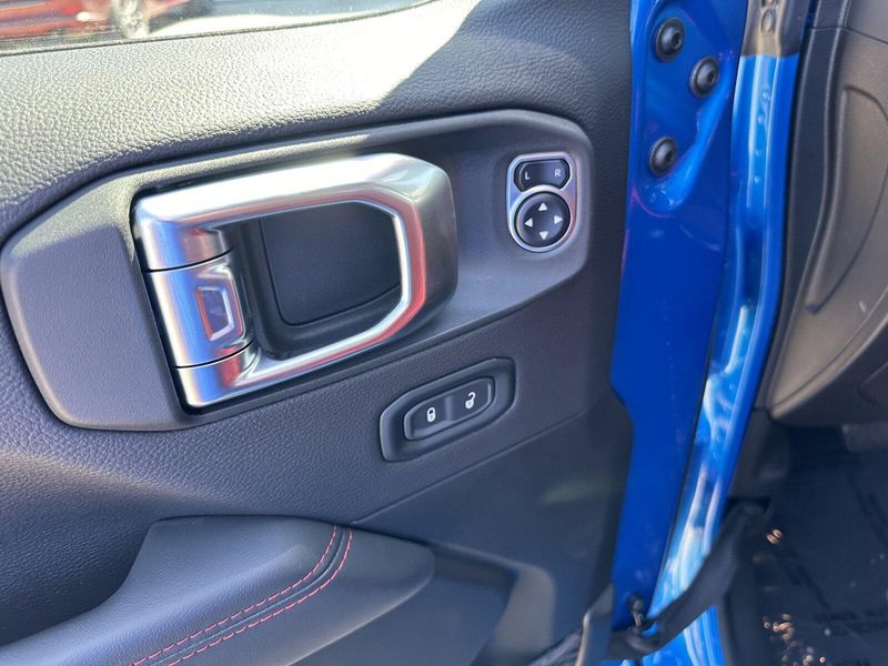 2024 Jeep Wrangler Rubicon 392Image 17
