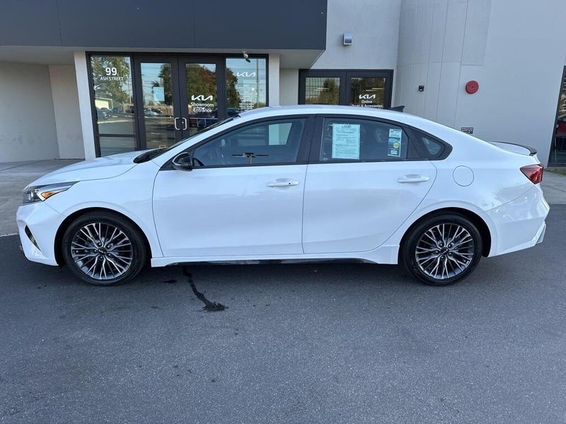 2023 Kia Forte GT-Line photo 2
