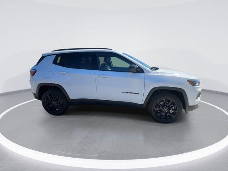 New 2026 Jeep Compass Latitude Altitude 4x4Image 9